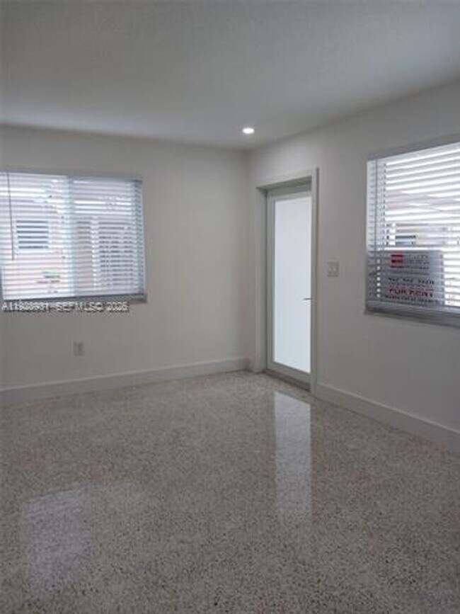 Building Photo - 9228 SW 37th St