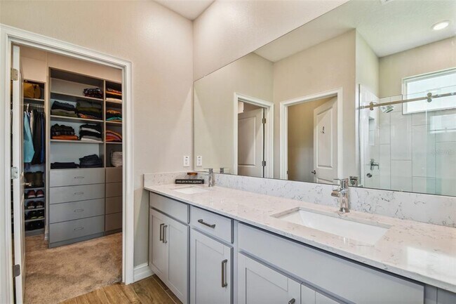 Building Photo - 9571 Little Bluestem Dr