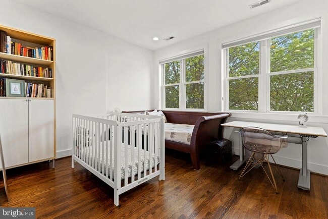 Building Photo - 1928 First St NE