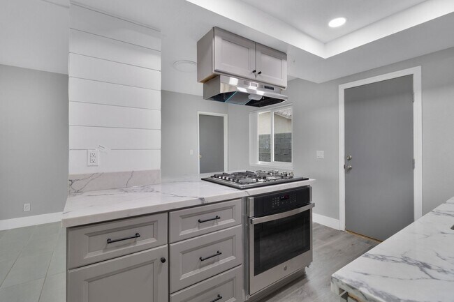 Building Photo - Moh116