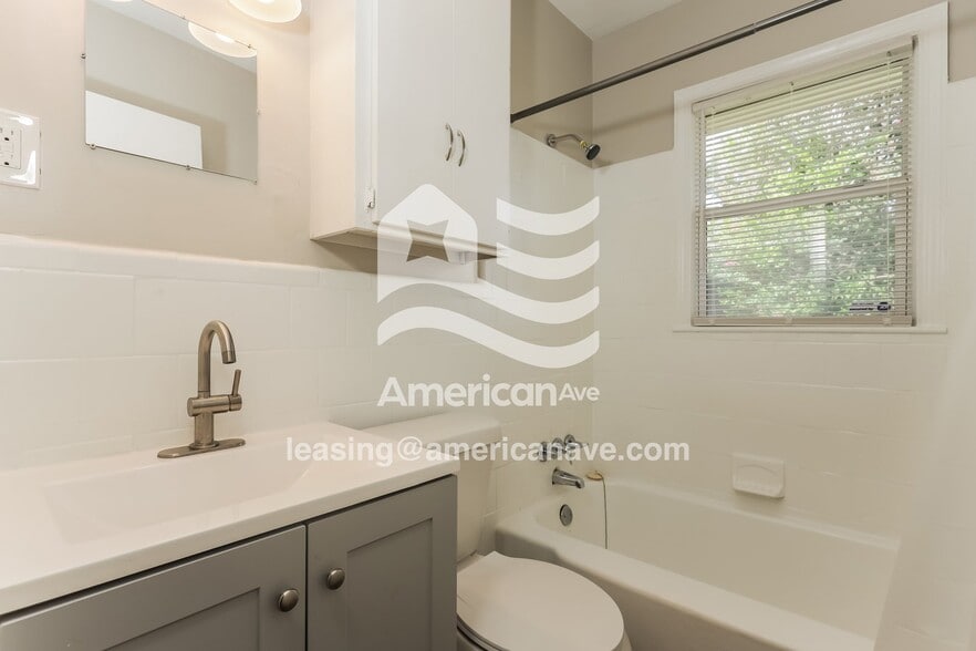 Building Photo - 1251 Schimek Dr