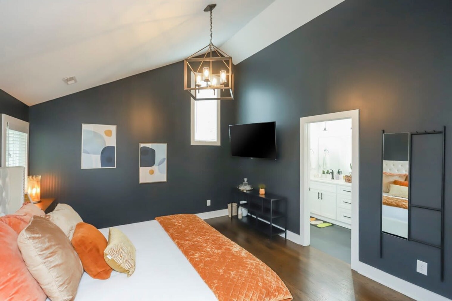 Building Photo - 2208 Elliott Ave