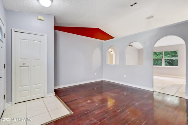 Building Photo - 13002 Viburnum Dr S