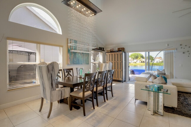 Building Photo - 3875 Circle Lake Dr