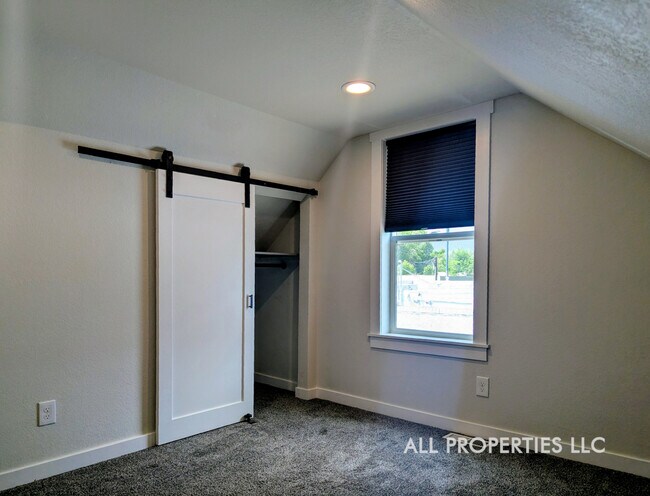 Building Photo - 59 Knox Ct