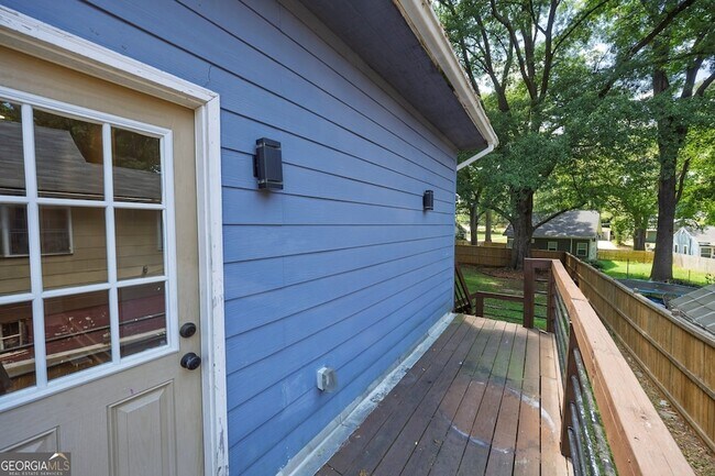 Building Photo - 1157 Indale Pl SW