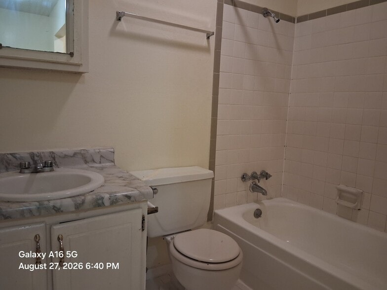 Building Photo - 3139 Addison St