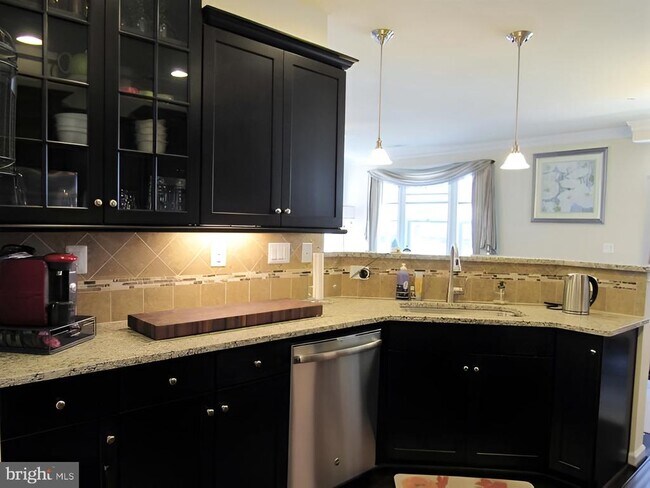 Building Photo - 42581 SUNSET Sq