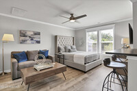 Building Photo - 3350 Club Villas Dr