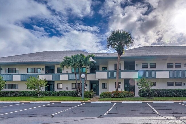 Primary Photo - 175 SE St Lucie Blvd