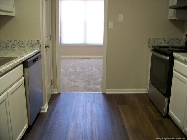 Building Photo - 1981 Wheeling St