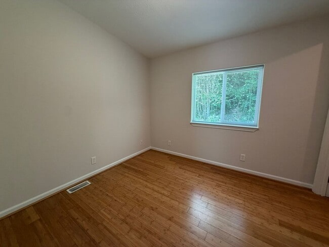 Building Photo - Peaceful Living – 3 Bedroom, 2 Bath Single-Family Home