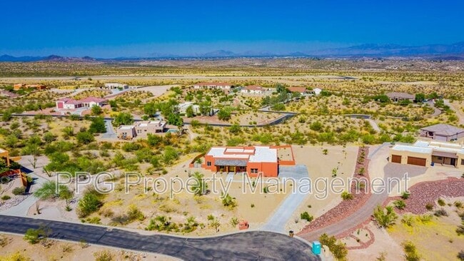 Building Photo - 335 Latigo Way