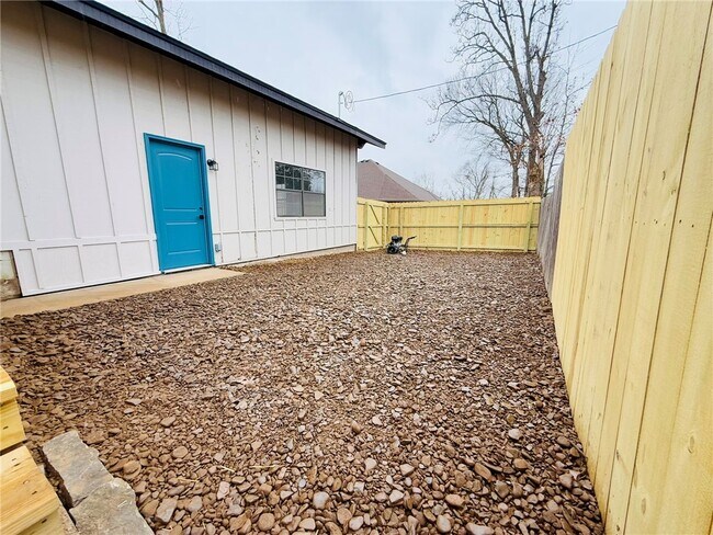 Building Photo - 1304 NW 10th St