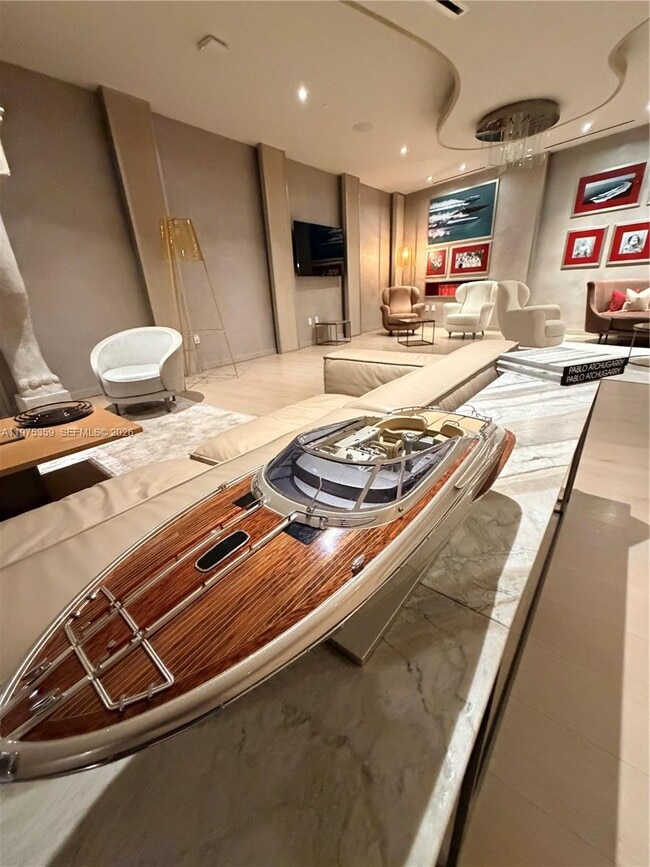 Building Photo - 1000 Brickell Plaza