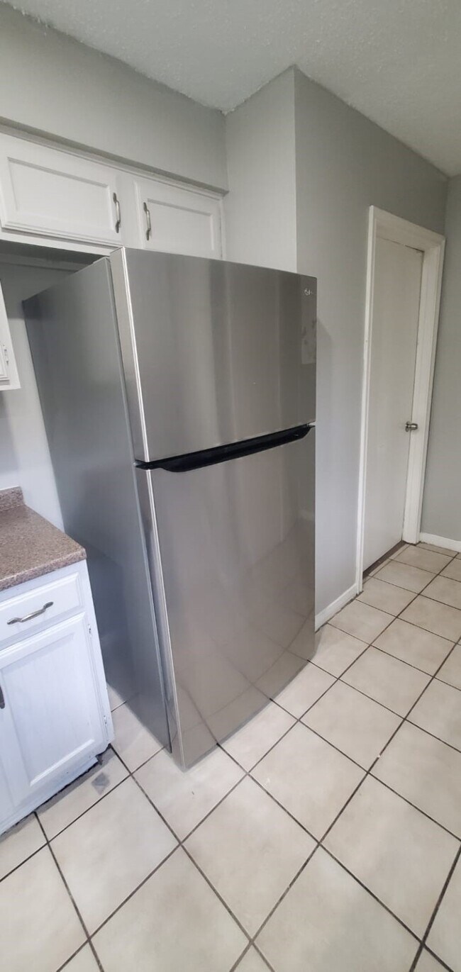 Building Photo - 11315 Lands End Cir