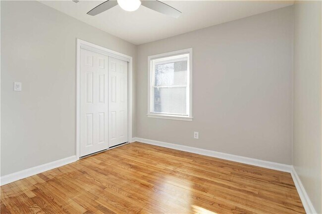 Building Photo - 1796 Arkose Dr SE
