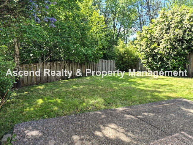 Building Photo - Available NOW! 1 Small Pet OK, Great Bethany Neighborhood, Fenced Yard, New Interior Paint/Dishwa...