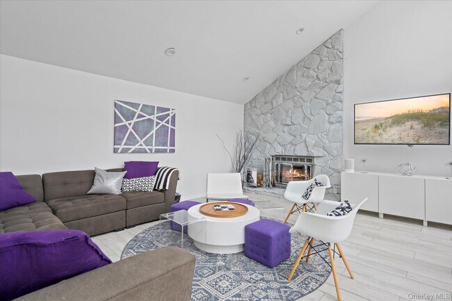 Building Photo - 5 Lakewood Ln