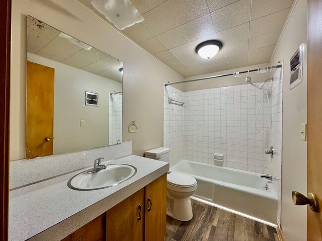 Building Photo - 1 Bedroom, 1 Bathroom Apartment for Rent!