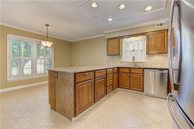 Building Photo - 60 Heartwood Dr NE