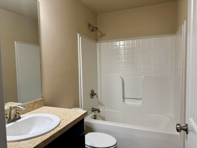 Building Photo - 176 Harold Murphy Dr