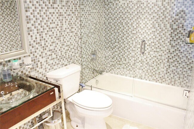 Building Photo - 1980 S Ocean Dr