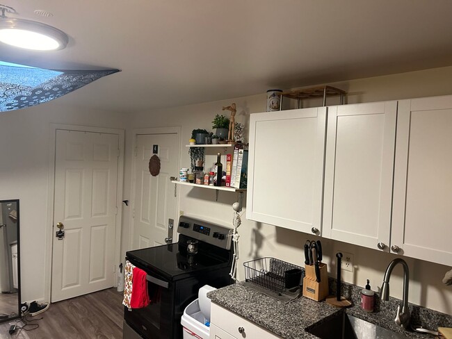 Building Photo - Now Leasing for June 2025 – Ideal 1-Bedroo...