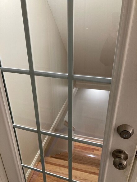 Building Photo - 3027 Shannon Dr