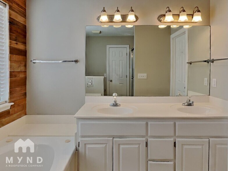 Building Photo - 4306 South Tamarack Ave W