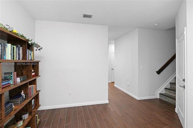 Building Photo - 1458 SE 26th Ave