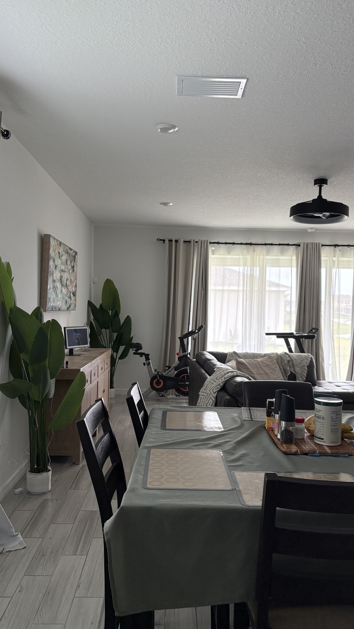 Living room - 500 SE Ranch Oak Cir