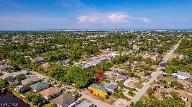 Building Photo - 4011 Tarpon Ave