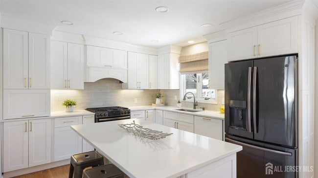 Building Photo - 70 Connor Ave