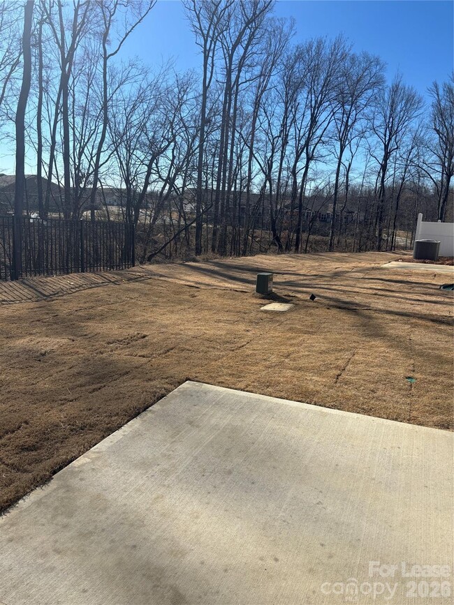 Building Photo - 2012 Highland Park Dr