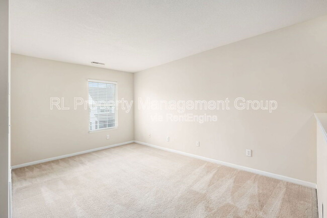 Building Photo - 1273 Grove Dr