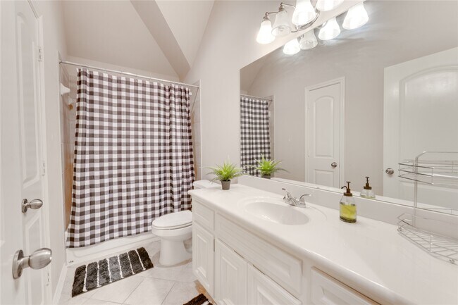 Building Photo - 25806 Palmdale Estate Dr