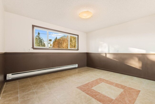 Building Photo - Great Home with Lots of Upgrades in a Great Location!