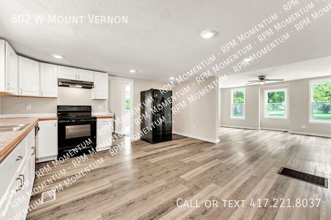 Building Photo - 802 W Mt Vernon St