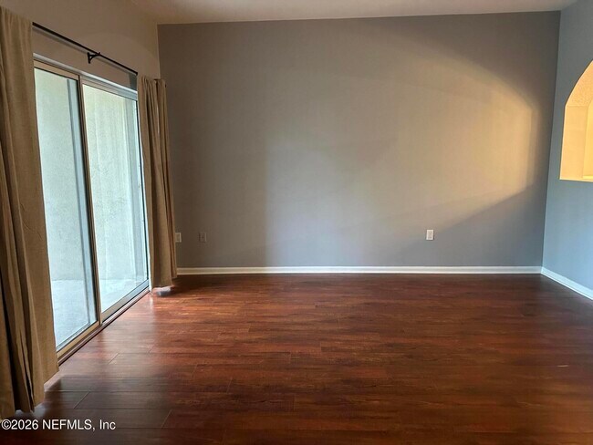 Building Photo - 9744 Summer Grove Way W