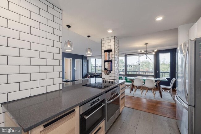 Building Photo - 5500 Holmes Run Pkwy