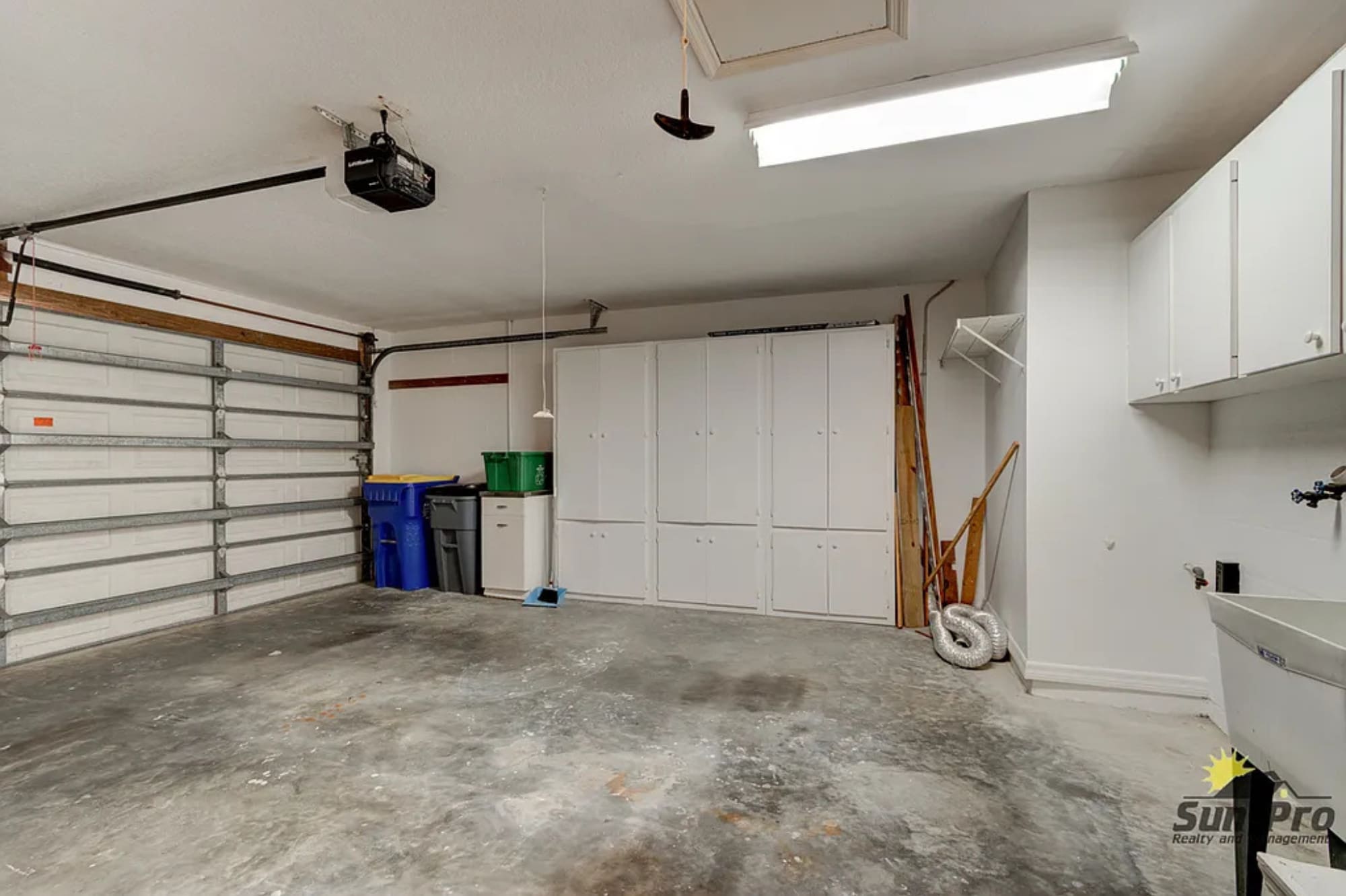 Building Photo - 124 New Hampshire St