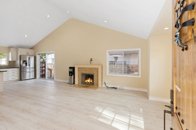 Building Photo - A Stunning 3 bed in Woodland Hills