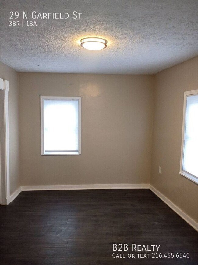 Building Photo - 29 N Garfield St