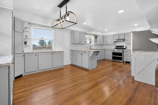 Building Photo - Stunning 4 bed + office, 4 bath rental home in Damascus!