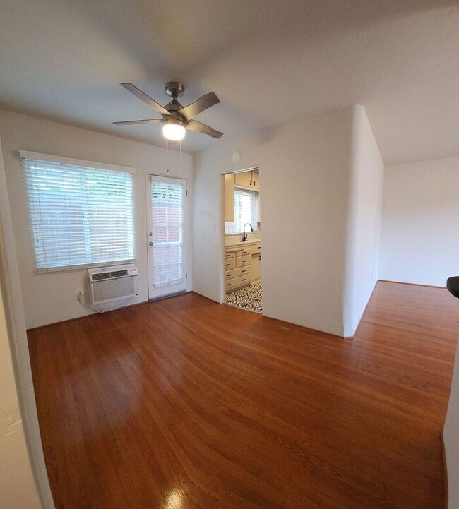 Building Photo - Charming 1 Bedroom in Kensington