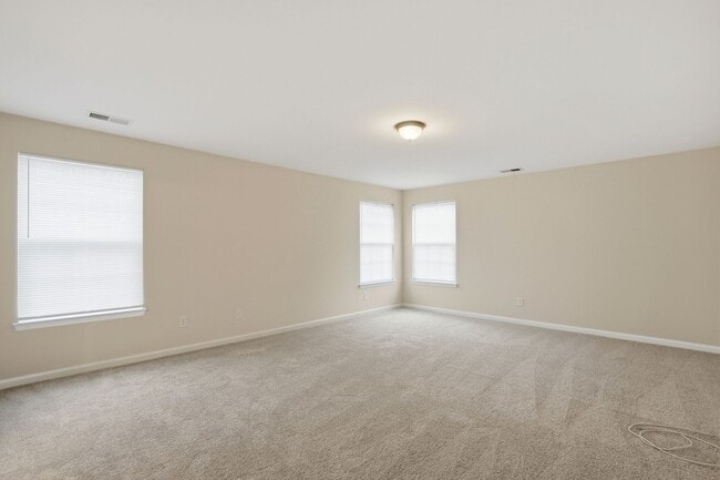 Building Photo - Move-In Ready Gem Near UNCC with Fresh Updates