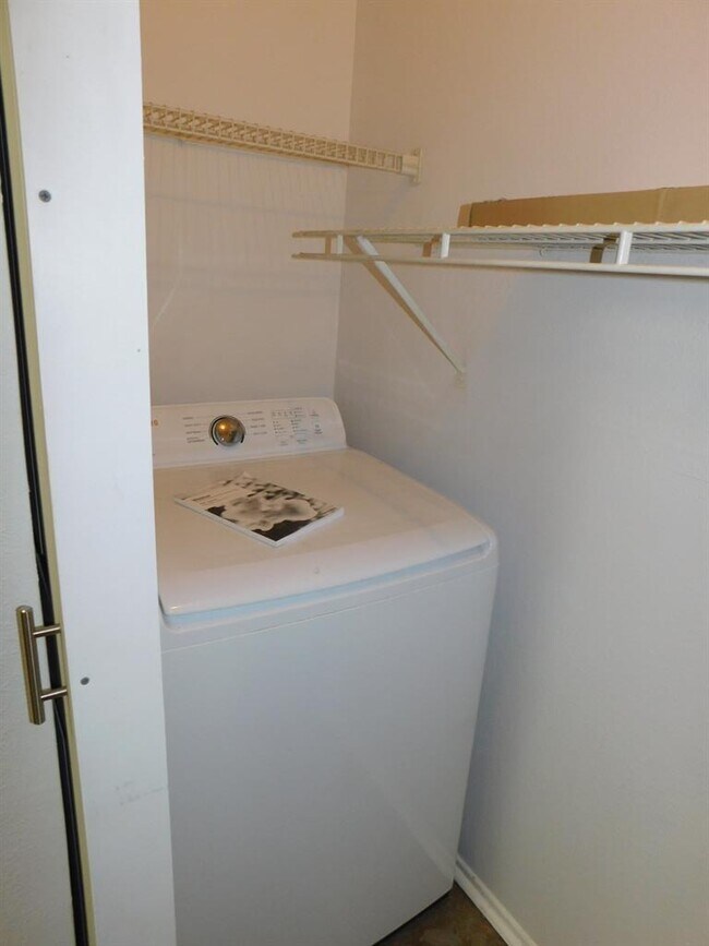 Building Photo - 12166 Metric Blvd