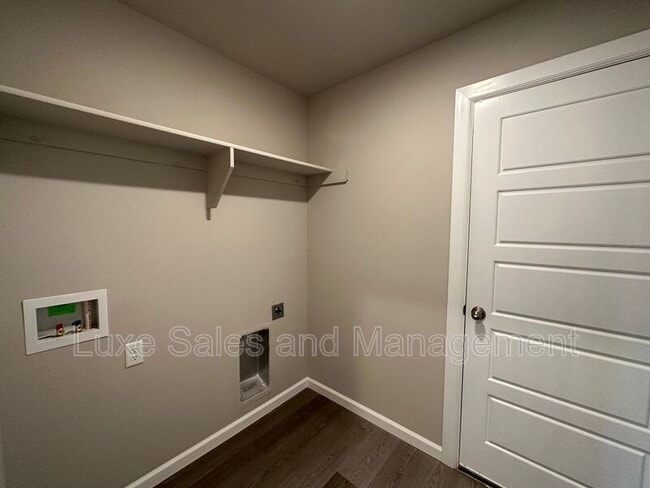 Building Photo - 10516 SW 41st Pl