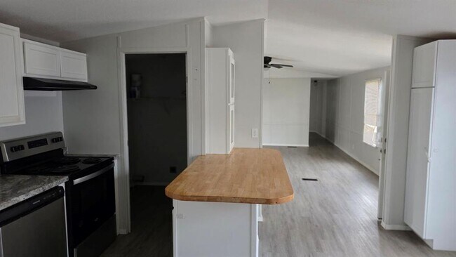 Building Photo - 1113 Colorado St